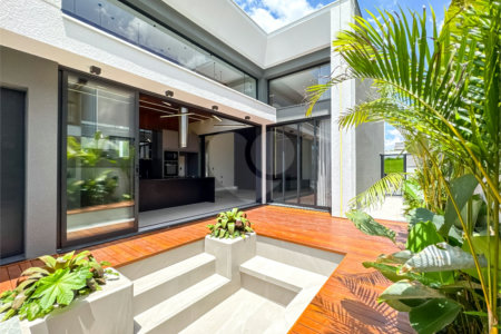 Casa à venda com 3 suítes no condomínio Villa dos Pinheiros, Indaiatuba - SP