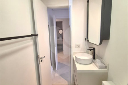 Apartamento à venda com 3 quartos, sendo 1 suíte,  em Vila Andrade, São Paulo, SP