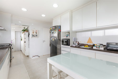 Apartamento à venda com 3 quartos, sendo 2 suítes, em Alto da Lapa, São Paulo, SP