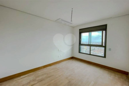 Apartamento à venda com 4 suítes em Vila Gomes Cardim, São Paulo, SP