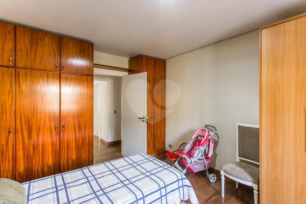 Sobrado à venda com 4 quartos, sendo 3 suítes, em Brooklin, São Paulo, SP