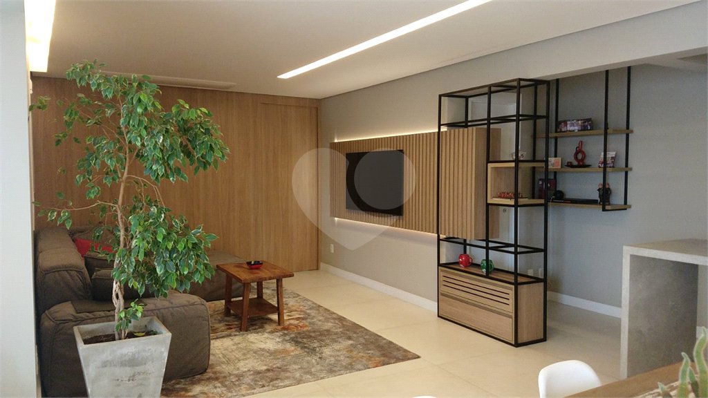 Apartamento à venda com 3 suítes em Jardim Caboré, São Paulo, SP