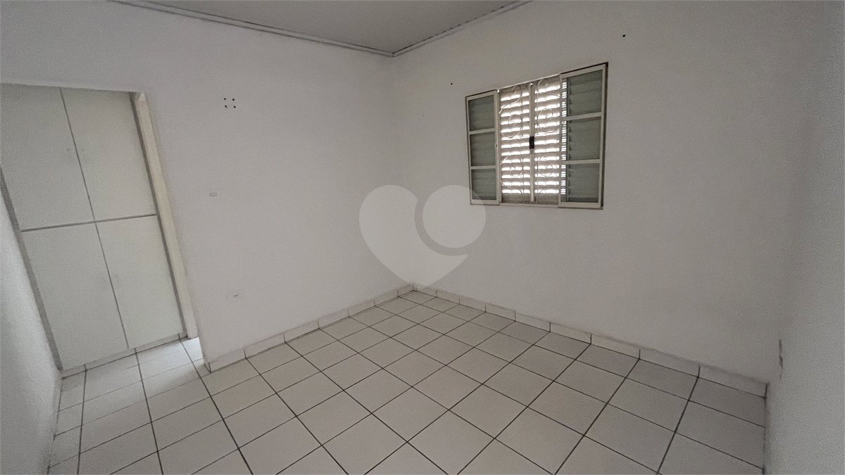Sobrado à venda ou para alugar com 4 quartos, sendo 2 suítes, em Jardim Terceiro Centenário, Atibaia, SP