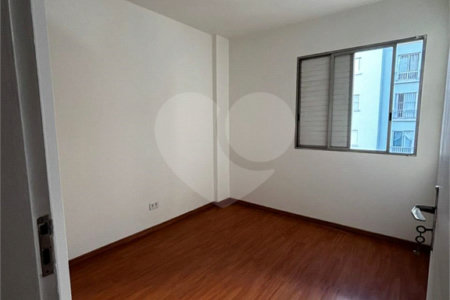 Apartamento à venda com 3 quartos em Caxingui, São Paulo, SP