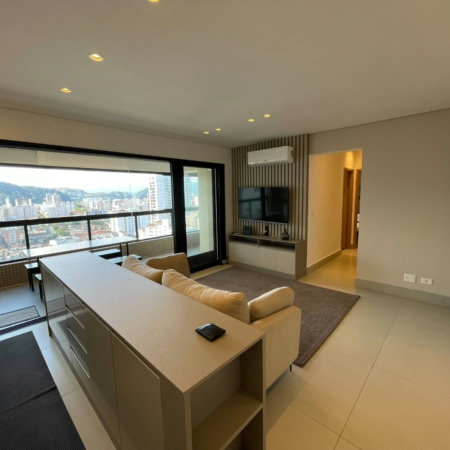 Apartamento 2 dormitórios (1 suíte), porteira fechada, 1 vaga demarcada, no José Menino, Santos