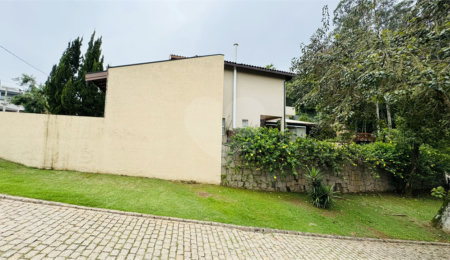 Casa à venda com 3 suítes no condomínio Residencial Delle Stelle, Louveira - SP
