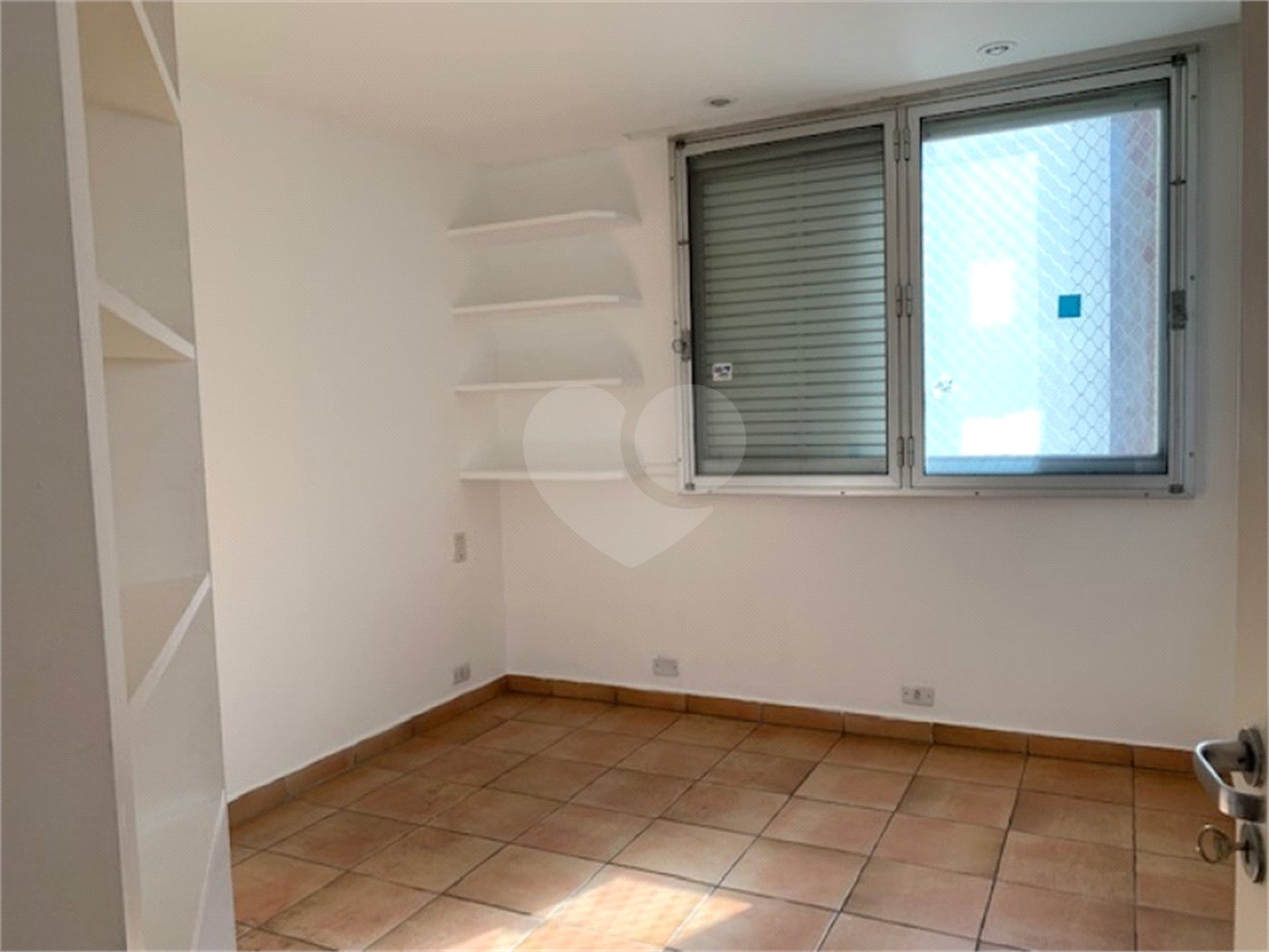 Apartamento à venda com 3 quartos, sendo 1 suíte, em Alto da Boa Vista, São Paulo, SP