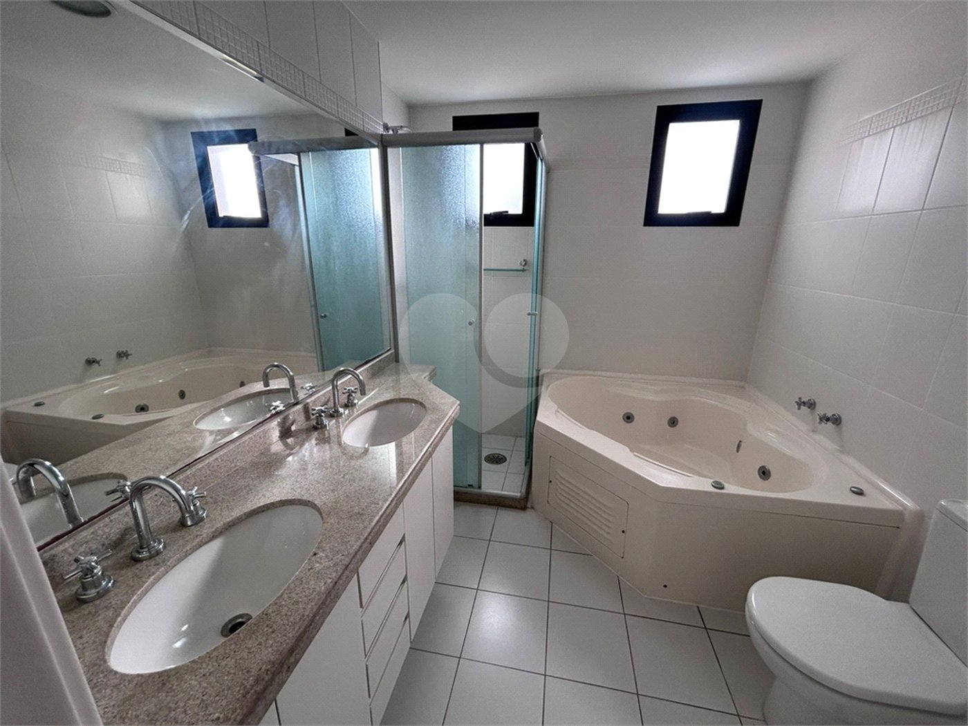 Apartamento à venda com 3 suítes em Vila Suzana, São Paulo, SP