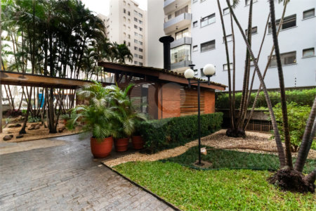 Apartamento à venda com 3 quartos, sendo 1 suíte,  em Indianópolis, São Paulo, SP