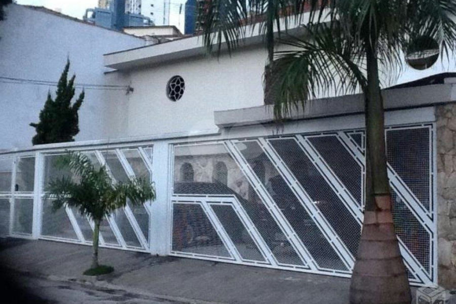 Casa à venda com 3 quartos, sendo 1 suíte, no condomínio Praça Doutor José Augusto César,12, São Paulo - SP