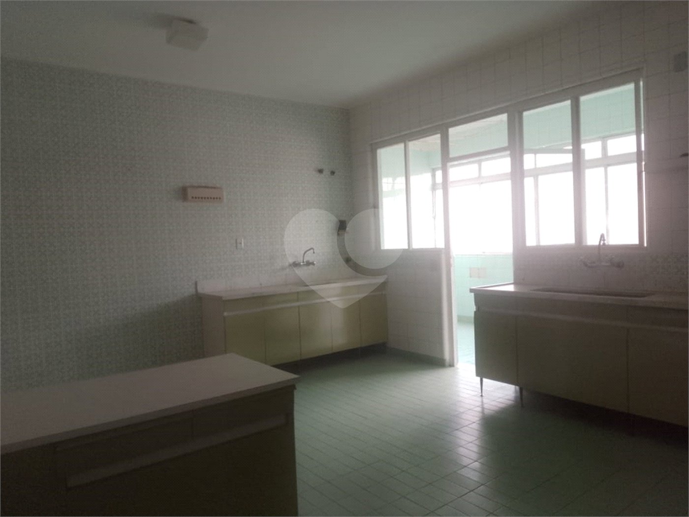 Apartamento à venda com 4 quartos, sendo 1 suíte, em República, São Paulo, SP