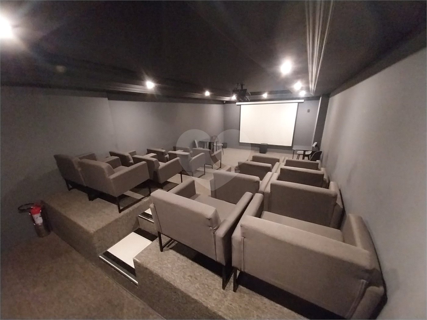 Apartamento à venda com 3 quartos, sendo 2 suítes,  em Vila Gilda, Santo André, SP