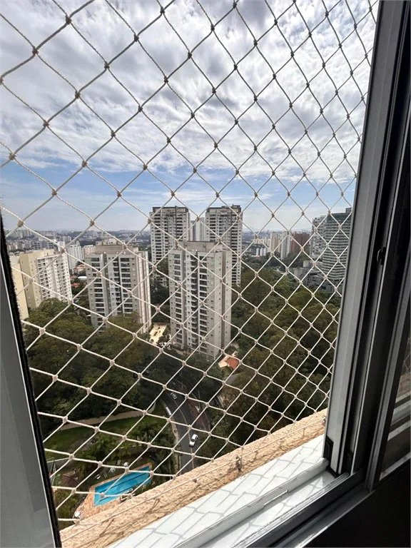 Apartamento à venda com 3 quartos, sendo 1 suíte, em Vila Andrade, São Paulo, SP