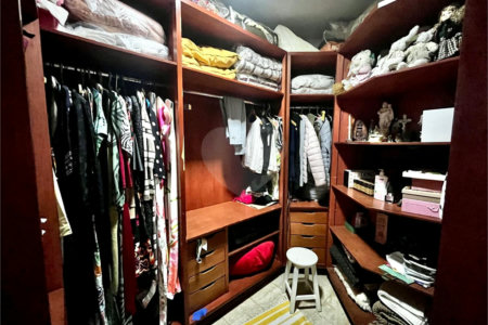 Casa à venda com 4 suítes em Vila Mazarino, Itapetininga, SP