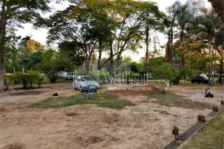 Chácara à venda com 4 quartos, sendo 1 suíte,  em Chácara Leila, São Carlos, SP