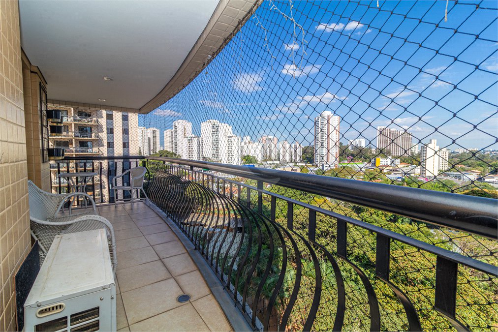 Apartamento à venda com 3 suítes em Alto da Boa Vista, São Paulo, SP