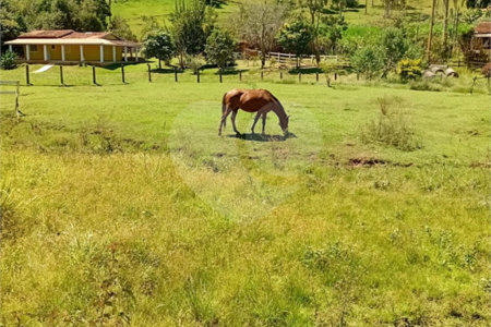 Sítio à venda com 2 quartos em Área Rural de Lagoinha, Lagoinha, SP