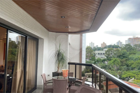 Apartamento com terraço 385m² 03 dormitórios sendo 2 suítes 5 vagas..Estuda Permuta.