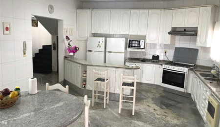 Casa à venda com 2 quartos, sendo 3 suítes,  em Vila Oliveira, Mogi das Cruzes, SP