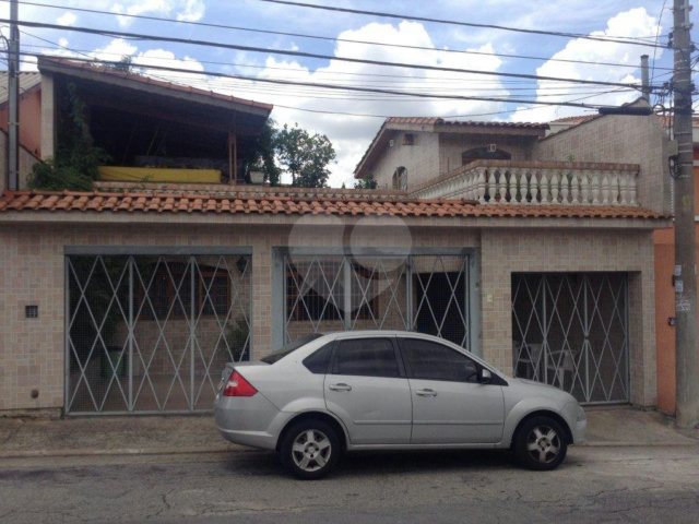 Casa à venda com 3 quartos, sendo 1 suíte,  em Vila Romero, São Paulo, SP