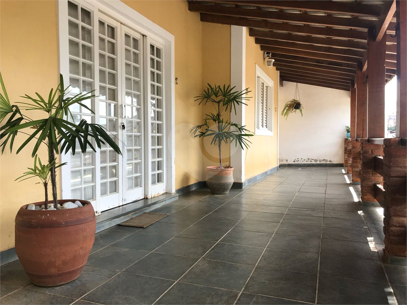 Casa à venda com 5 quartos, sendo 2 suítes,  em Jardim Maristela, Atibaia, SP