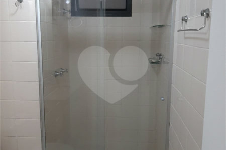 Apartamento à venda com 3 quartos, sendo 1 suíte, em Santo Amaro, São Paulo, SP