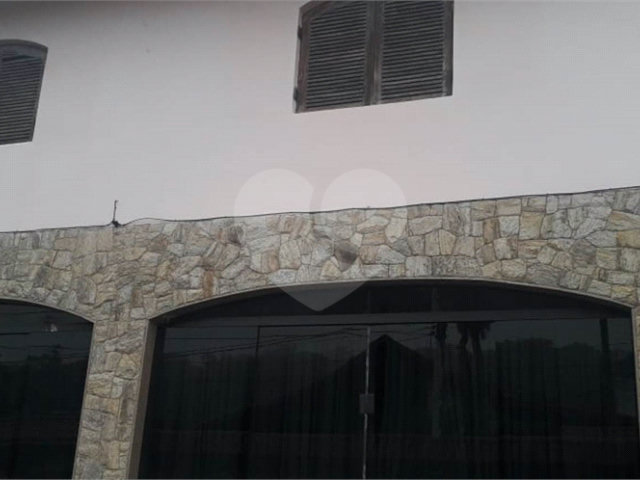 Sobrado à venda com 6 quartos, sendo 1 suíte,  em Horto, São Paulo, SP