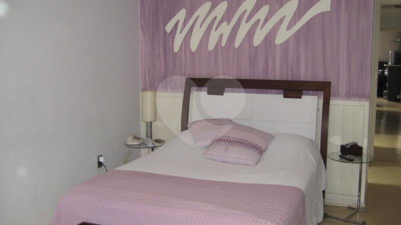 Casa à venda com 3 quartos, sendo 1 suíte, em Saúde, São Paulo, SP