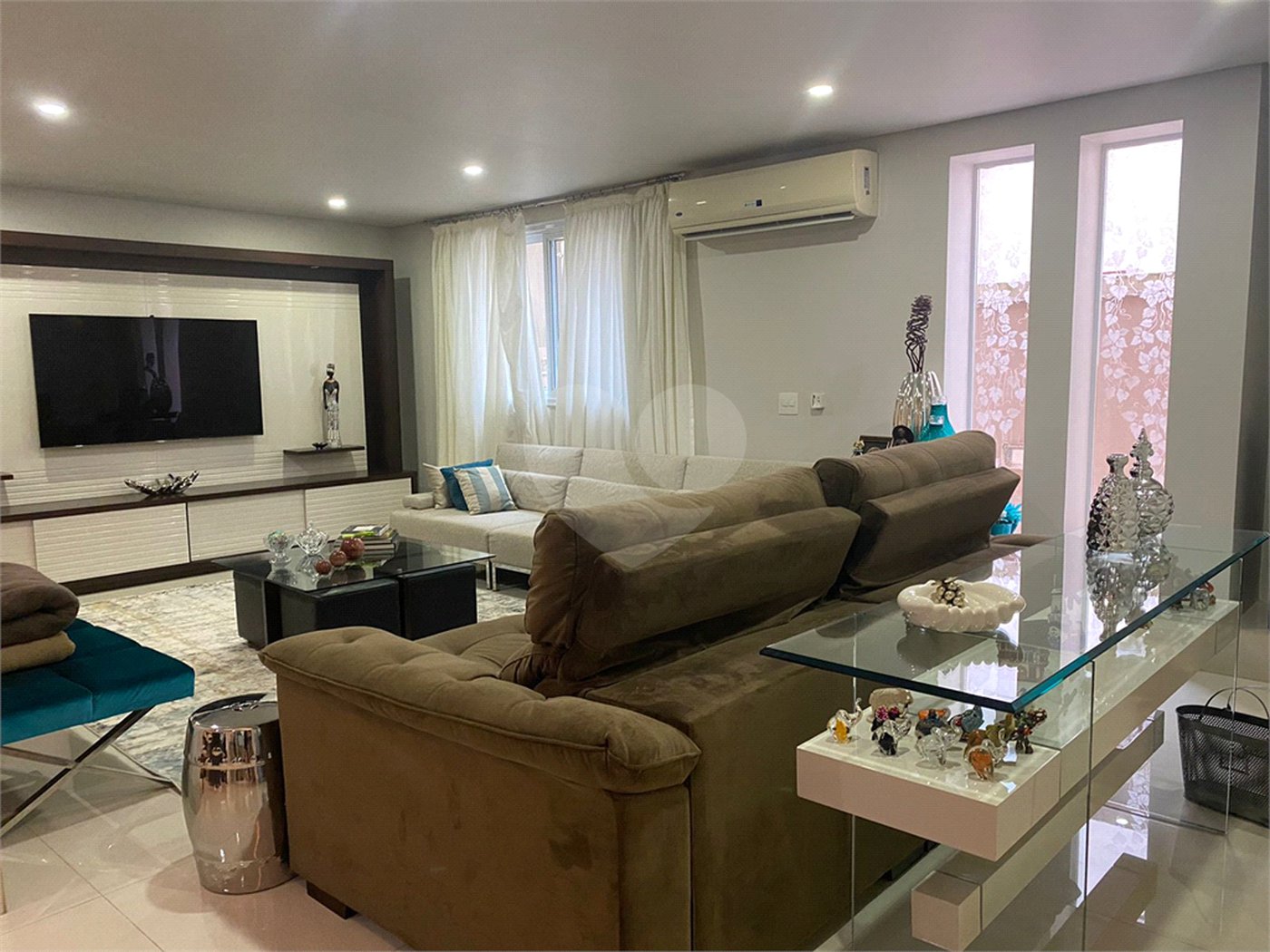 Casa à venda com 4 suítes no condomínio Granja Morumbi, São Paulo - SP