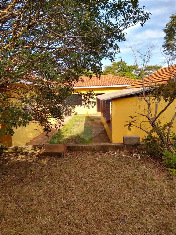 Chácara em água vermelha, localizada em ponto comercial.