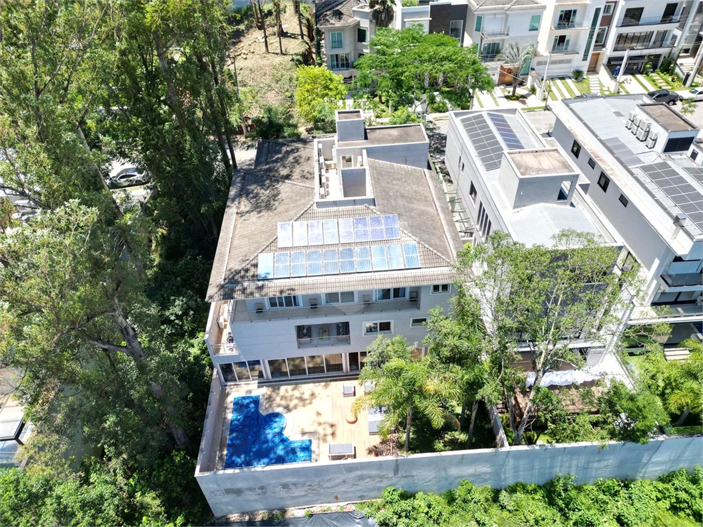 Casa à venda com 4 quartos, sendo 3 suítes, no condomínio Reserva Nova Cantareira, São Paulo - SP