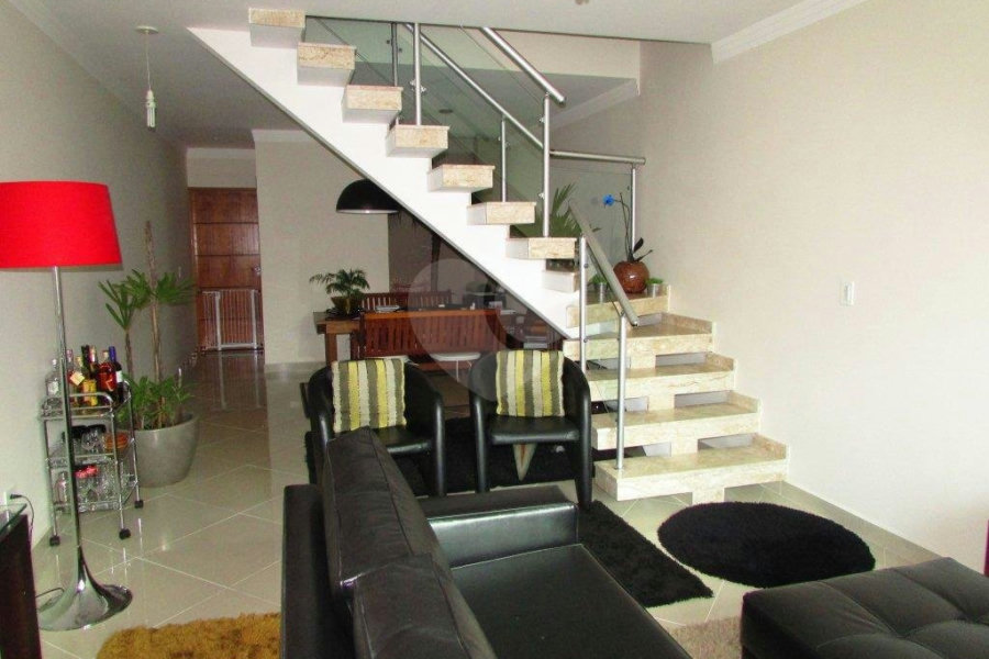 Sobrado à venda com 3 quartos, sendo 1 suíte,  em Vila Constança, São Paulo, SP