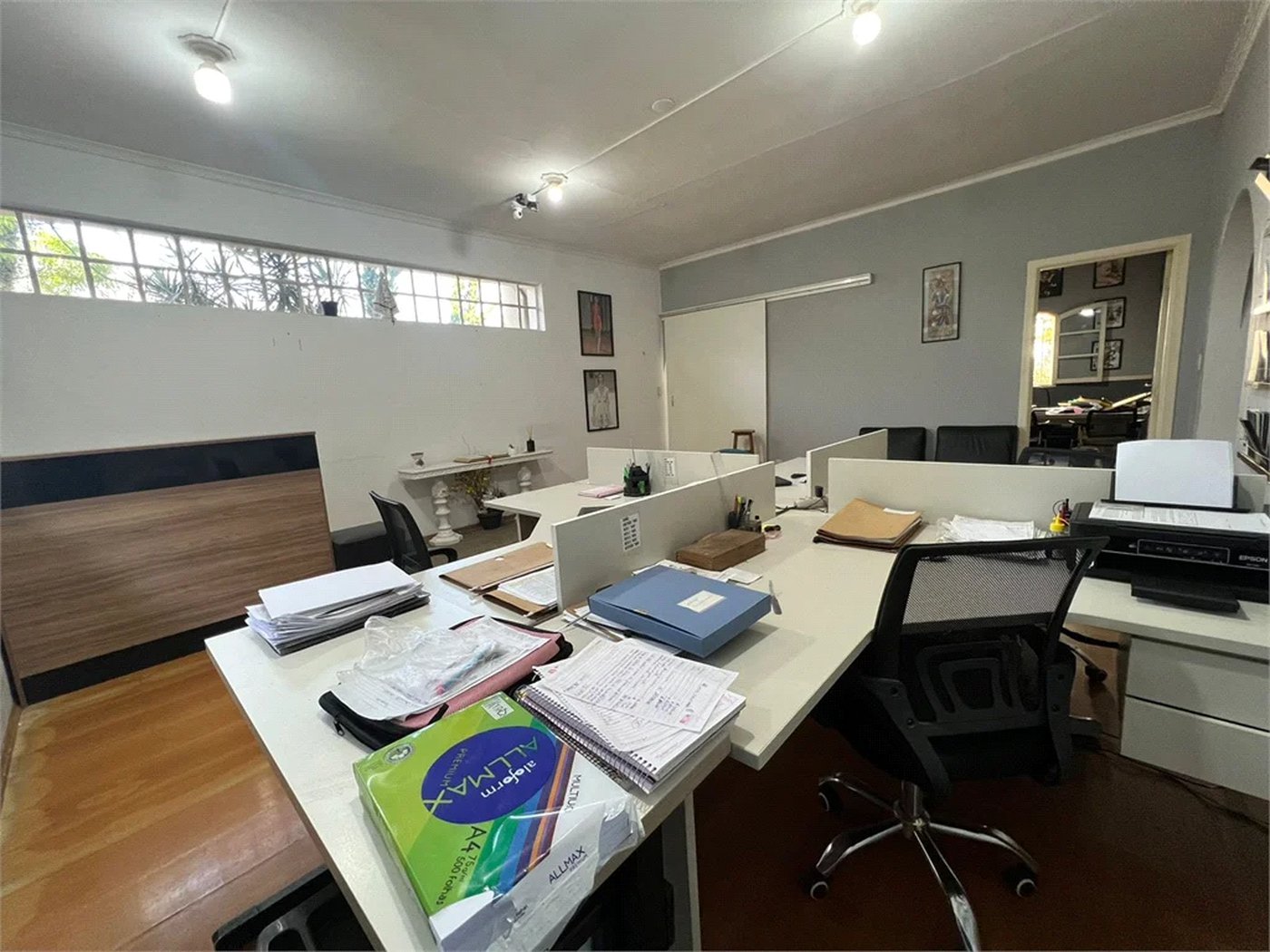 Casa à venda com 4 quartos, sendo 1 suíte, em Jardim Colombo, São Paulo, SP