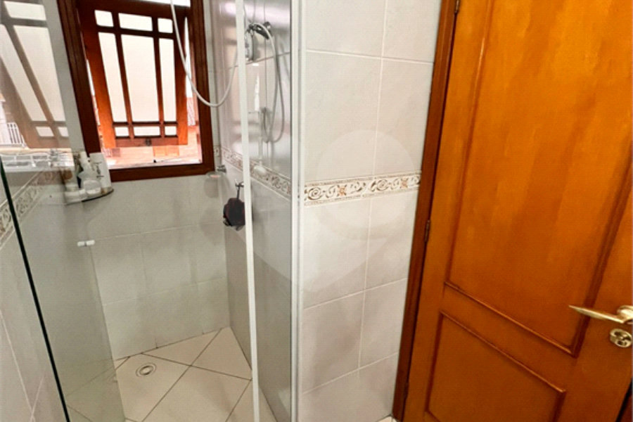 Sobrado à venda com 3 suítes em Vila Irmãos Arnoni, São Paulo, SP