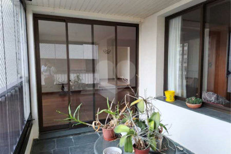 Apartamento à venda com 4 suítes em Campo Belo, São Paulo, SP