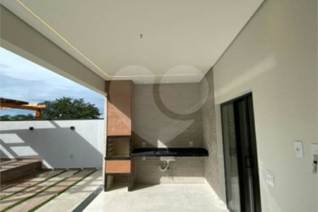 Casa à venda com 3 quartos, sendo 1 suíte, no condomínio Lagos D´icaraí, Salto - SP