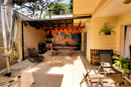 Casa à venda com 4 suítes no condomínio Vila das Acacias, São Paulo - SP