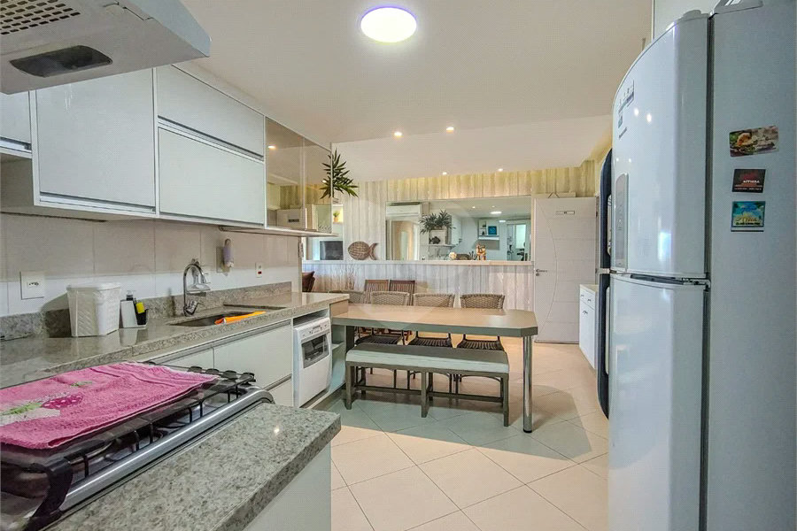 Apartamento à venda com 3 quartos, sendo 2 suítes, em Riviera de São Lourenço, Bertioga, SP