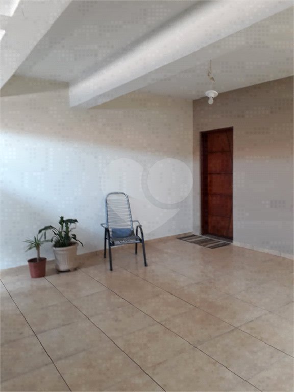 Sobrado à venda com 3 quartos em Jardim Bicão, São Carlos, SP