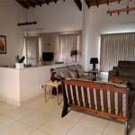 Casa à venda com 3 quartos, sendo 1 suíte, no condomínio Estância Marambaia, Vinhedo - SP