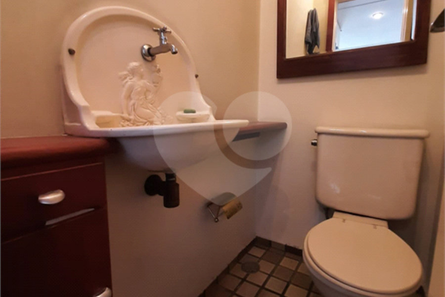 Casa à venda ou para alugar com 3 quartos, sendo 2 suítes, no condomínio Chácara das Rosas, São Paulo - SP