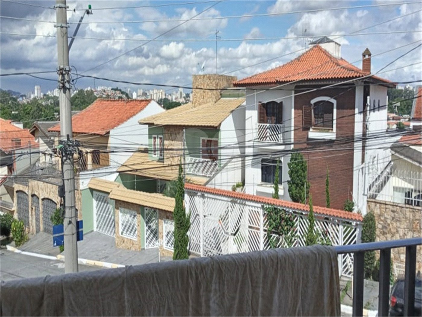 Bonita casa assobradada,no Bairro das Palmas do Tremembé, terreno com 14 X 50 e 350 área construída