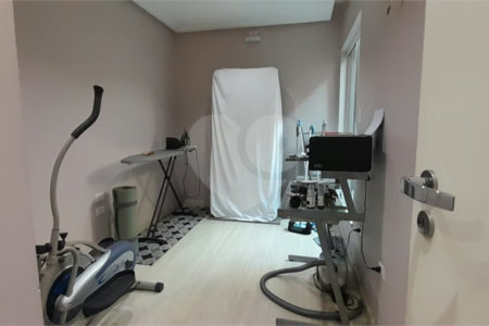 Sobrado à venda com 3 quartos, sendo 2 suítes,  em Vila Pires, Santo André, SP