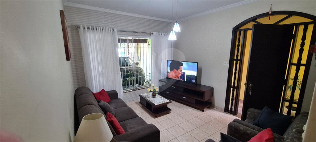 Casa à venda com 3 quartos, sendo 1 suíte,  em Vila Oliveira, Mogi das Cruzes, SP