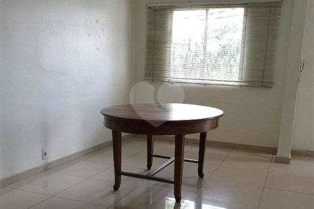 Apartamento à venda com 2 quartos em Jardim Ivana, São Paulo, SP