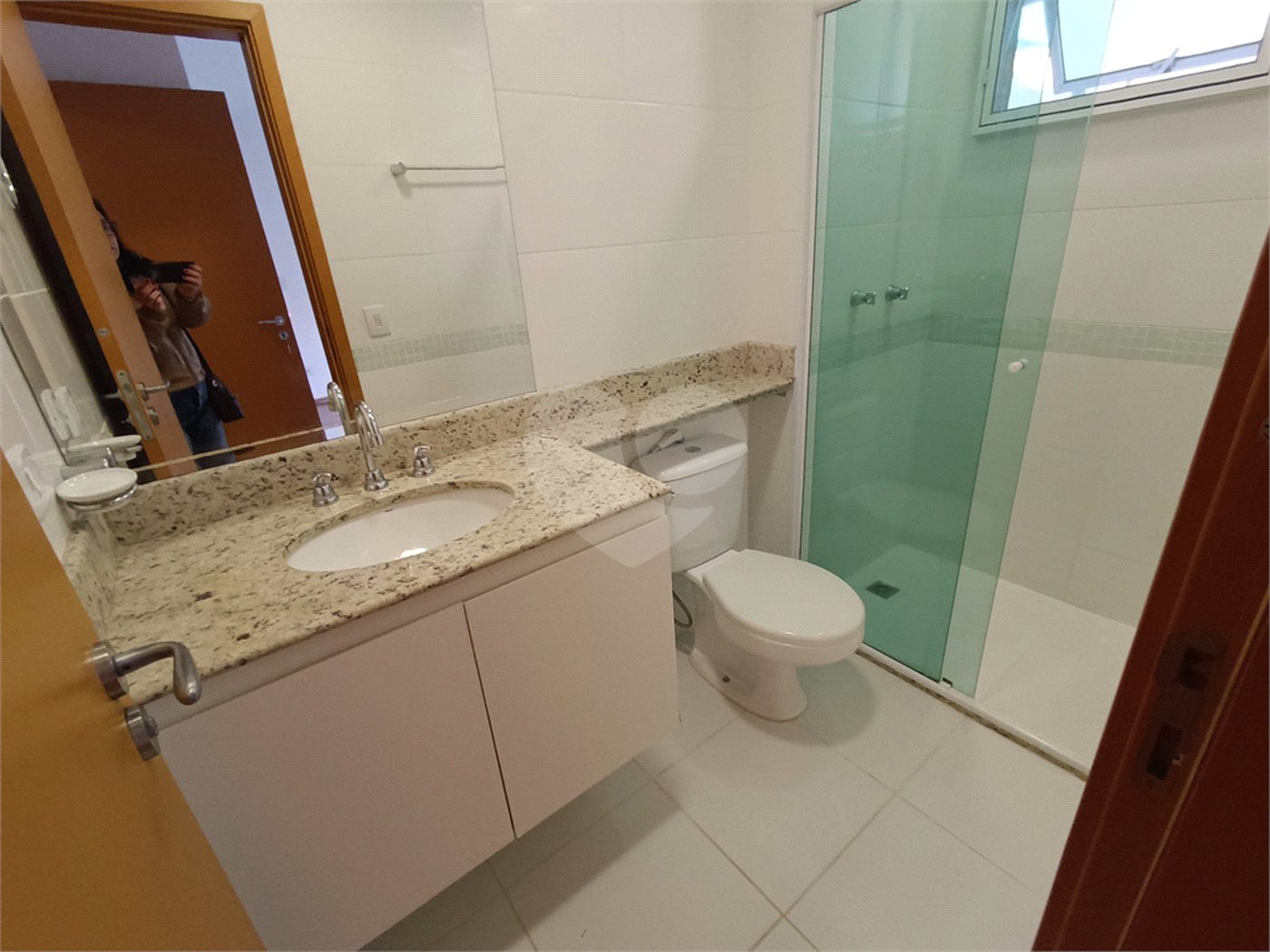 Apartamento à venda com 3 quartos, sendo 1 suíte, no Centro, São Roque, SP
