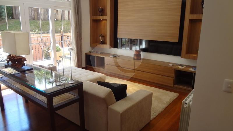 Duplex à venda com 6 suítes no Centro, Campos do Jordão, SP