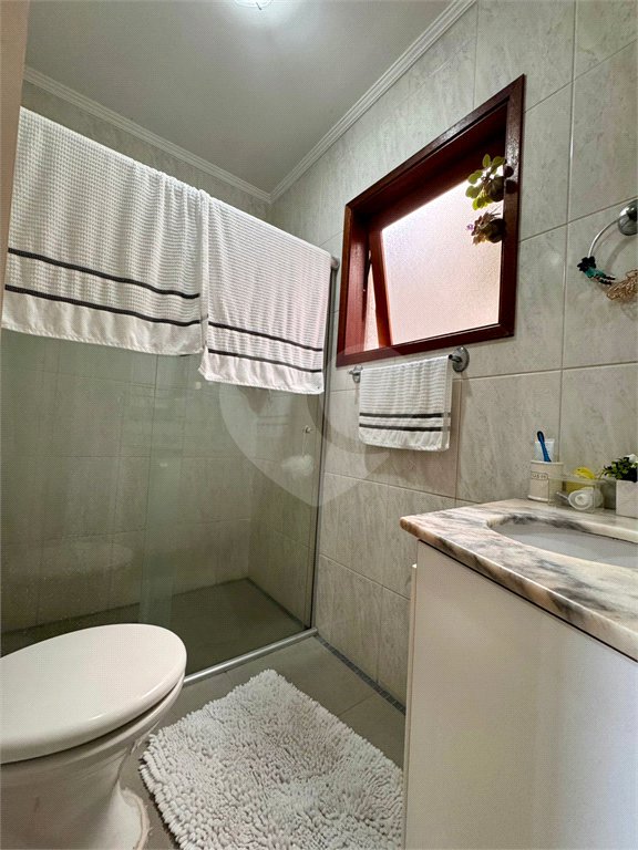 Casa à venda com 3 quartos, sendo 1 suíte, no condomínio Morada dos Pássaros, São Paulo - SP