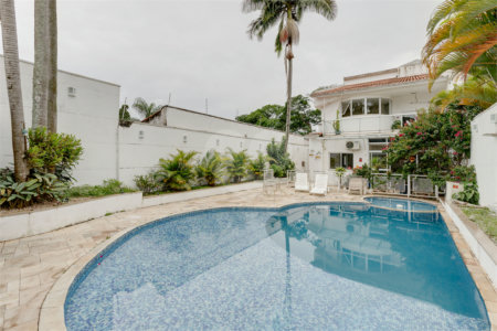 Sobrado à venda com 4 quartos, sendo 3 suítes, em Brooklin, São Paulo, SP