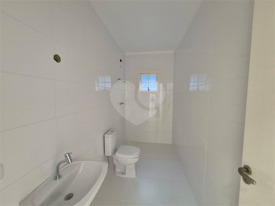 Casa à venda com 2 suítes no condomínio Alpes da Cantareira, Mairiporã - SP